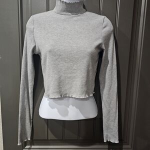 Aerie Light Gray Ribbed Long Sleeve Crop Top